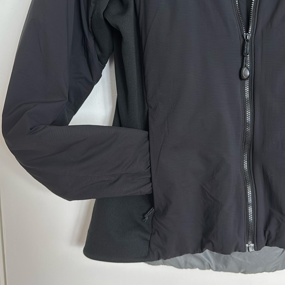 Arc'teryx Atom in Black - Picture 4 of 6